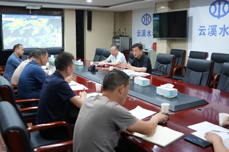 吴国良主持召开防汛工作会商会
